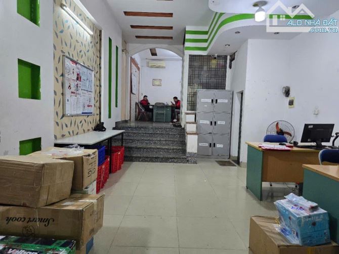 MẶT PHỐ ĐẶNG THUỲ TRÂM - Ô TÔ - KINH DOANH 62m2 4 tầng mặt tiền 4.7m Giá 34 tỷ