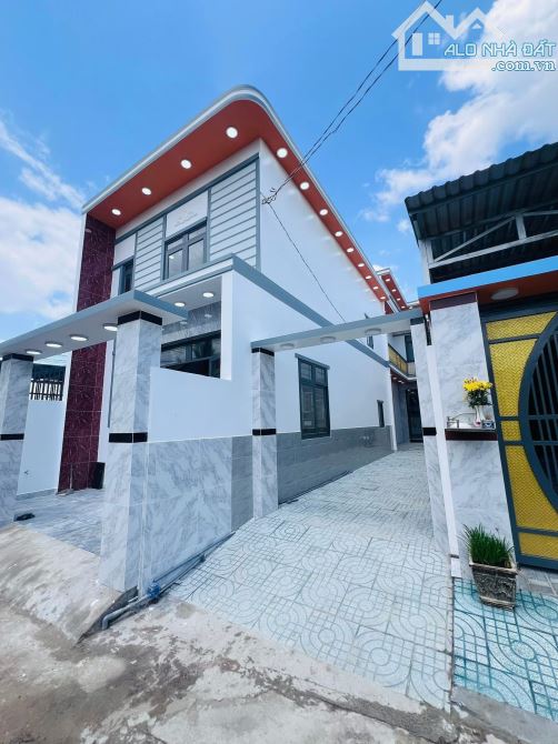 NHÀ 1 TRỆT LỬNG ĐẸP 5 X 12M - ĐƯỜNG XE ÔTÔ NGAY LÔ NHÌ LỘC HẬU MỸ LỘC CẦN GIUỘC