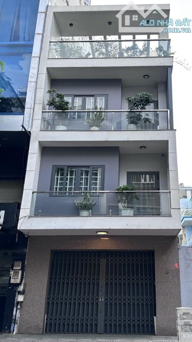 Bán rẻ như tặng nhà HXH quay đầu Nguyễn Trãi, Quận 5, DT: 5x25m, 3 Tầng, Giá chỉ 20 Tỷ