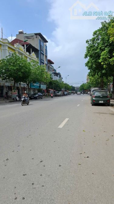 Bán nhà Tự Khoát 42m 3 tầng dân xây gần phố ẩm thực tiện ích bạt ngàn giá 5.25 tỷ