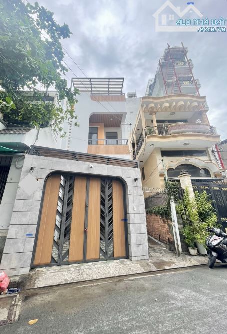 NHÀ MỚI 100M² TRỊNH ĐÌNH TRỌNG – HẺM 8M – 3 TẦNG – SỔ NỞ HẬU – GIÁ CHỈ 10.8 TỶ