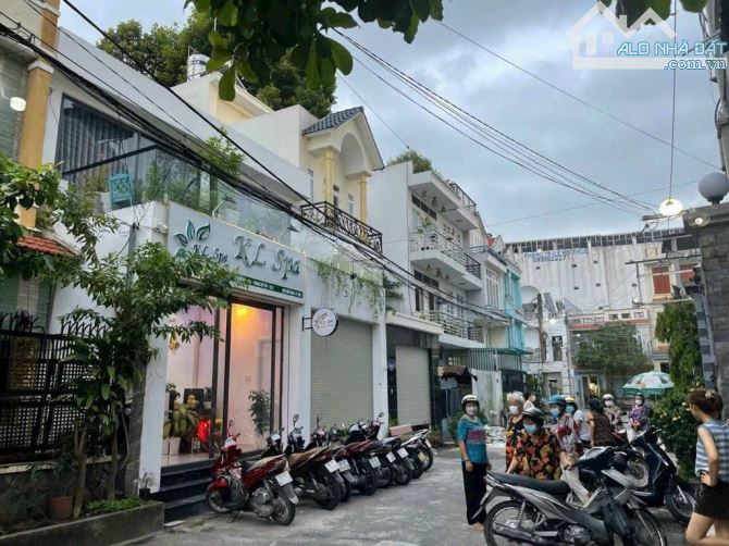 2 CĂN LIỀN KỀ 8X12 VỪA Ở VỪA KINH ĐƯỜNG XE TẢI TÔ KÍ TMT CÓ DÒNG TIỀN