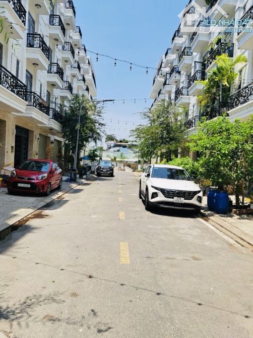🍎 NHÀ PHỐ VIEW SÔNG BẢO NGỌC GARDEN - 5 TẦNG CÓ THANG MÁY - THẠNH LỘC Q12