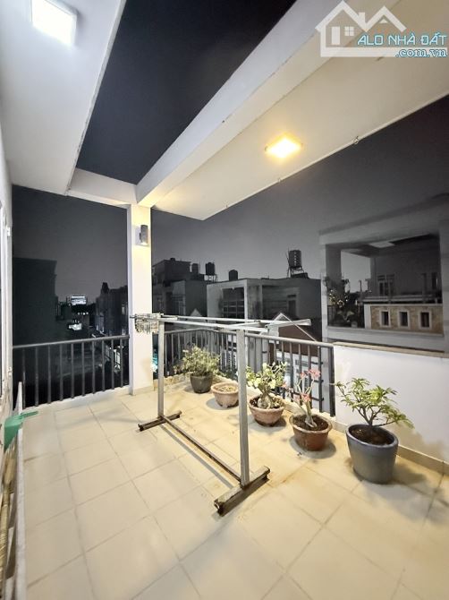 Bán nhà 3 tầng 141m² (7x20m) + 4 phòng trọ, hẻm xe hơi, phường Thạnh Lộc, Quận 12 – giá 8