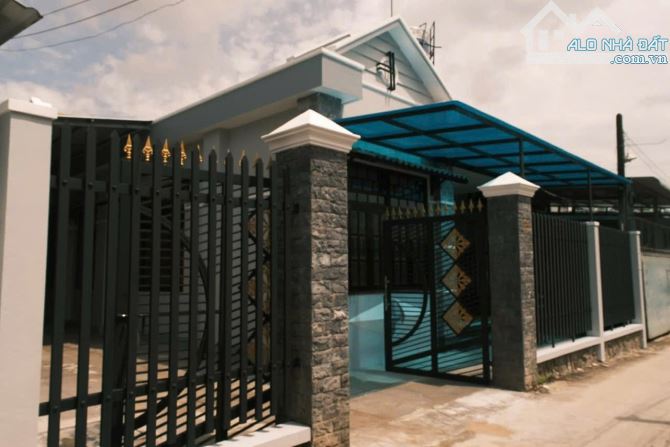 ✅ Bán nhà cấp 4 siêu rộng rãi hẽm 17 Lưu Văn Tế  thuộc Phường 4 , TP Tân An _ 11 x 18m2