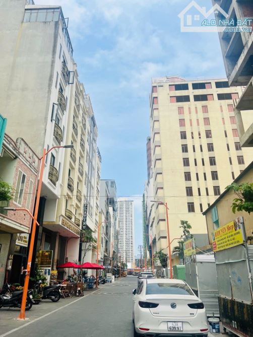 BÁN KHÁCH SẠN SIÊU HOT TẠI PHỐ TÂY AN THƯỢNG 1 – VIEW BIỂN MỸ KHÊ - DOANH THU KHỦNG