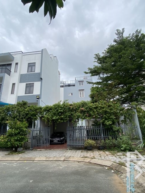 BÁN ĐẤT KDC GIA HÒA – 160M2 – NGANG 10M – ĐƯỜNG 15M CÓ VỈA HÈ – GIÁ 15.5 TỶ