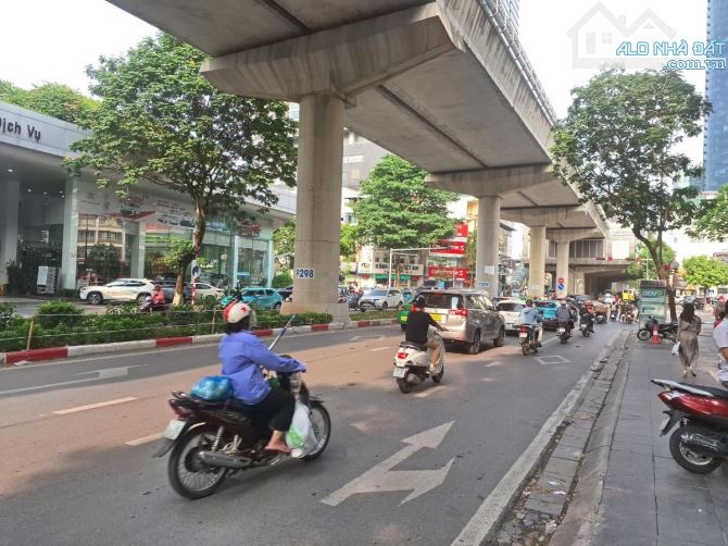 BÁN NHÀ MẶT PHỐ CẦU GIẤY - LÔ GÓC - VỈA HÈ RỘNG, DT 70M2 x 5T MT 5M, KD 100TR/ THÁNG.