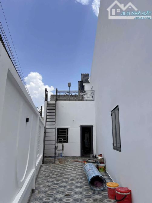 Nhà mới ngay Cầu Ông Thìn. Diện tích 5,7m dài 20m nở hậu 9,5m = 155m² 1 trệt 1 lầu - 10