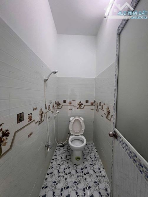 Nhà 1 Lầu Đẹp 4 x 10m, Sát Đường Nhựa 2PN 2WC Full Nội Thất Đẹp. Sổ Hồng Sẵn - 10
