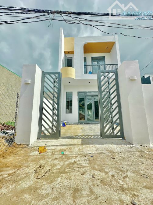 BÁN GẤP NHÀ MẶT TIỀN KINH DOANH XÂY DỰNG KIÊN CỐ 1 TRỆT 1 LẦU, SAU TRƯỜNG TH TÂN PHÚ ẤP 5 - 11