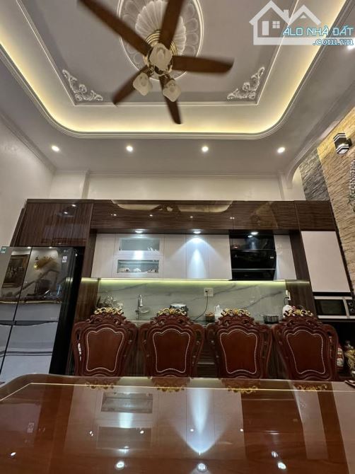 Nhà đẹp 3 tầng mặt đường Đinh Thị Ván - 1