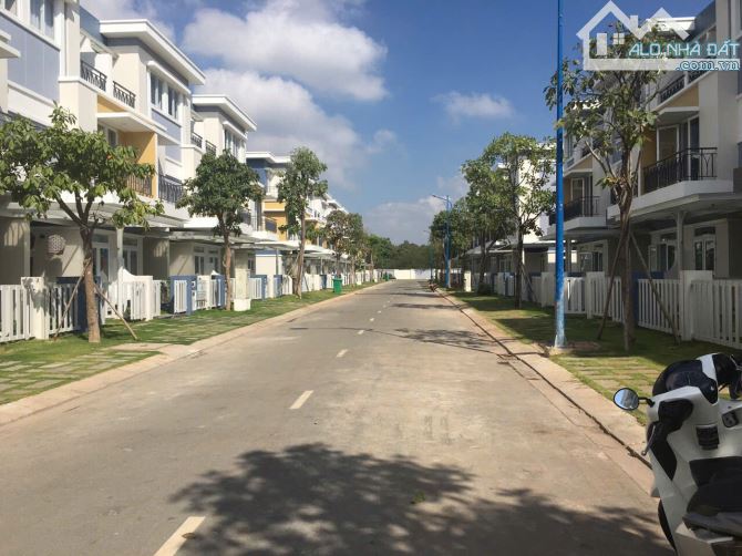 Biệt thự Rosita phú hữu Diện tích 176m, 3 tầng giá rẻ - 1