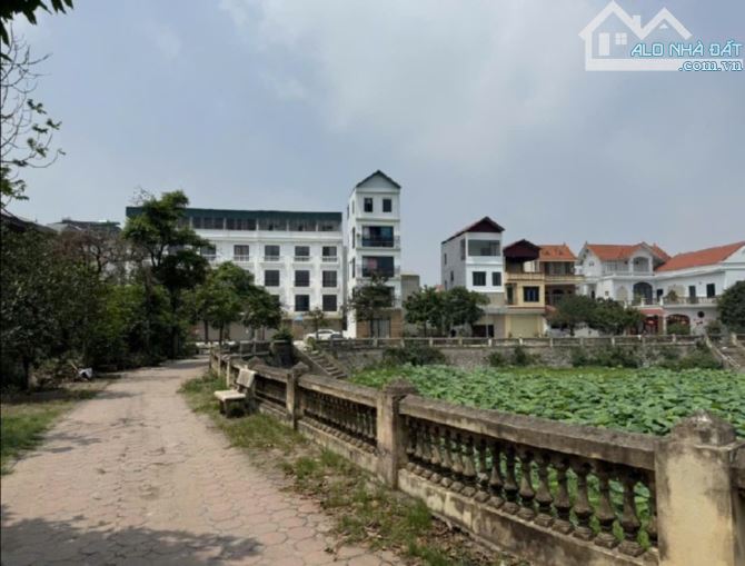 Anh Minh Hàng xóm nhờ bán gấp mảnh đất ô tô đỗ cửa 45m2, MT 4.1, giá nhỉnh 4 tỷ. - 1