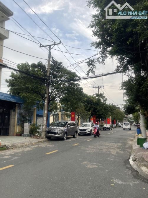 Gấp bán nhà gần MT Nguyễn Xiển, Quận 9(cũ), giá 10.7 tỷ, dt 340m2 - 1