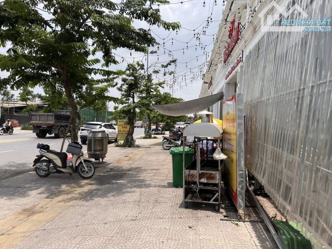 BÁN NHÀ LÔ GÓC  AO SÀO . KHU LOUIS TRỤC CHÍNH KẾT NỐI ỦY BAN 194M. MT 8,5 M. NHÀ 4 TẦNG . - 1
