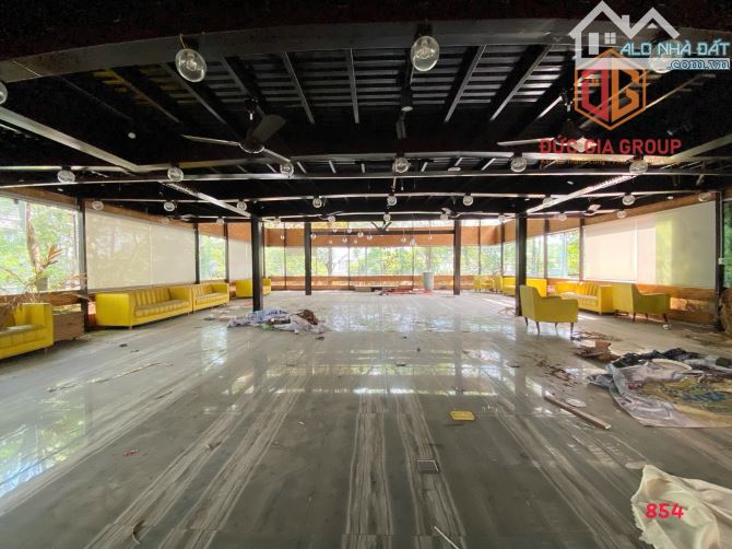 Giá thuê 50tr/tháng. Mặt bằng phong cách Châu Âu 500m2 góc 2mt Đồng Khởi. - 1