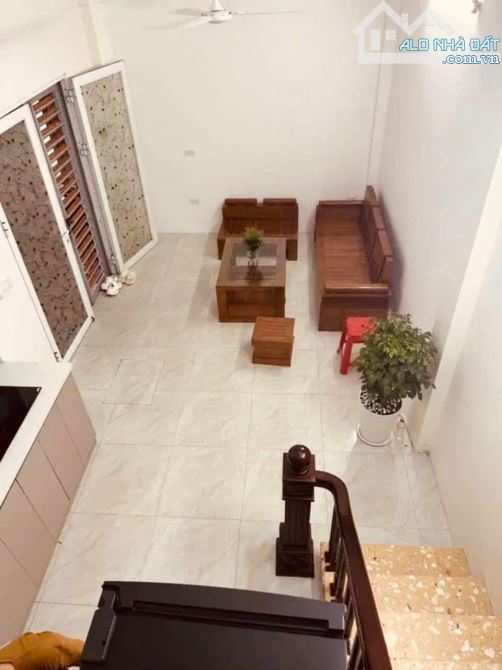 Bán nhà Phố Vọng 27m2, 3T, mt 7.2m oto đỗ cửa, 15m ra phố, ngõ thẳng, chưa sổ. Giá 3.25 tỷ - 1