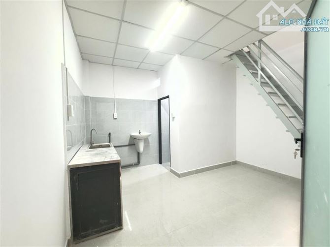 Mặt tiền Trần Bá Giao. 5x17 cho thuê 20tr. Khu xây mới 6 tầng giá hơn 100tr/m2 - 1