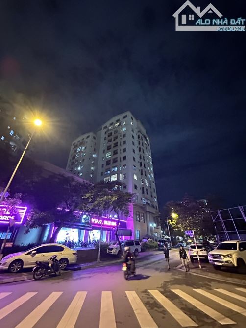 Bán Biệt Thự Mặt Phố Khu Resco Cổ Nhuế - Lô Góc - Ô Tô Tránh - Vỉa Hè - View Vườn Hoa - 1