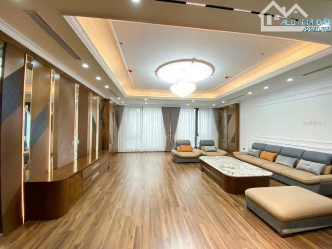 Bán nhà Phân Lô HOÀNG CẦU Đống Đa 125m2 Mặt Tiền rộng 8,6m ngay hông Quận Ủy chỉ 43 tỷ - 1