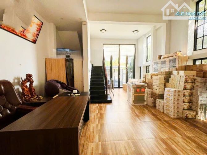 Bán Nhà Đẹp 3T 1 Lửng 1 Tum 178m2 Rộng gần 8m Đường 11 Trường Thọ Thủ Đức 17 tỷ - 1