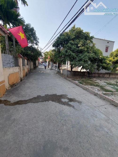 SIÊU PHẨM PHÂN LÔ CHÚC SƠN 2 Ô TÔ TRÁNH GIÁ CHỈ NHỈNH 3 TỶ - 1