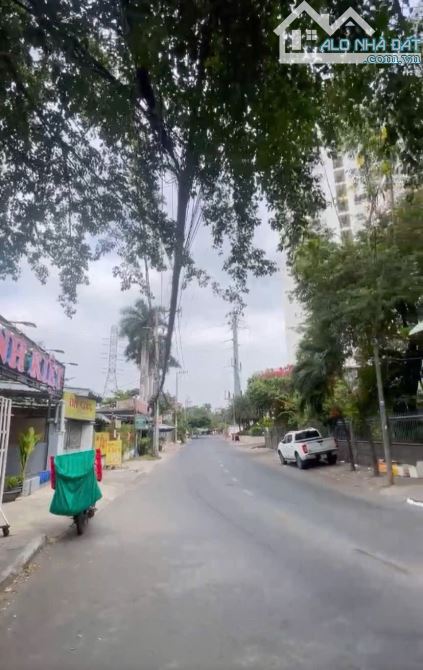 THỦ ĐỨC! Bán nhà ngay Gametro, Diện tích: 71m2(4,5*15,5) hẻm xe hơi đường số 3 Trường Thọ - 1
