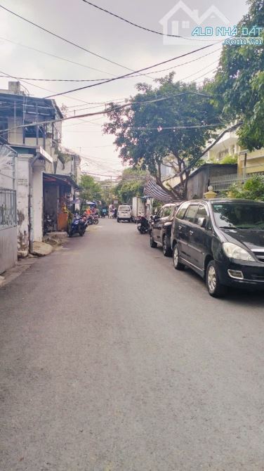 Bán Đất Hẻm 69/ Nguyễn Gia Trí ( 7x12m CN 83m².) , Xây Cao Tầng _ Xung quanh trường ĐH - 1