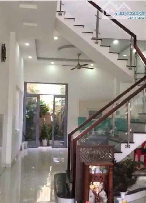 Nhà trệt, 2 lầu, hẻm 7m đường Bùi Văn Ngữ (HL 80B), 5x23m, giá 7.2 tỷ - 1