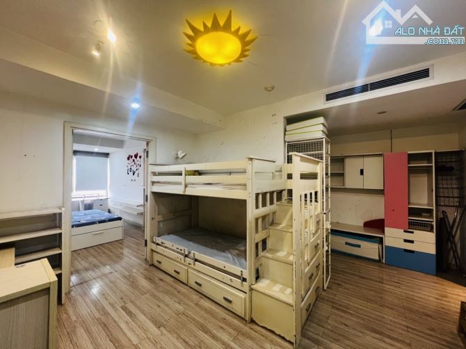 Bán CH Viện Khoa Học Kỹ Thuật Quân Sự DT 117,7m 3PN căn góc Full NT Có slot ô tô View Hồ - 1
