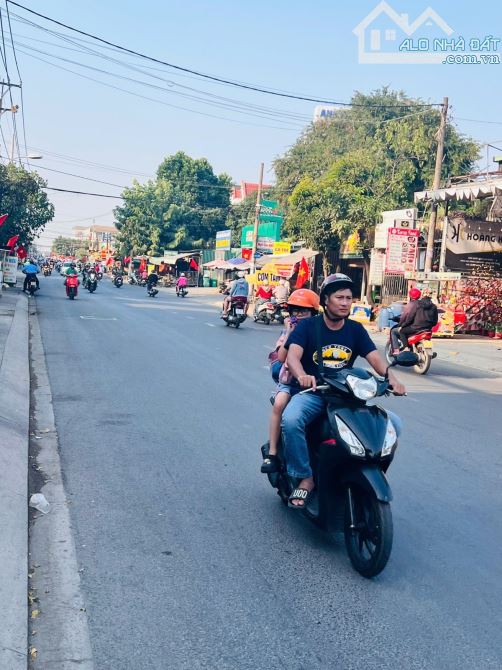 Q9, NHÀ MẶT TIỀN ĐƯỜNG HOÀNG HỮU NAM - 197M2(6,1*32), C4 CŨ - GIÁ 22 TỶ TLCC - 1