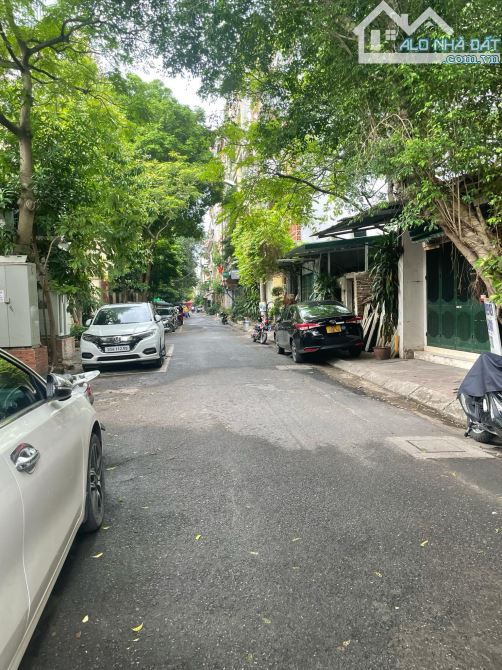Chính chủ bán biệt thự 4 tầng phố Giảng Võ 160m chỉ  65 tỷ Ba Đình, ô tô tránh KD - 1