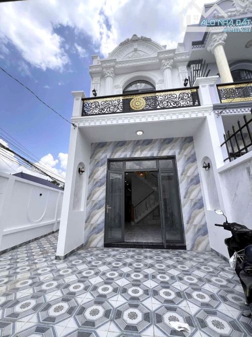 Nhà mới ngay Cầu Ông Thìn. Diện tích 5,7m dài 20m nở hậu 9,5m = 155m² 1 trệt 1 lầu - 1