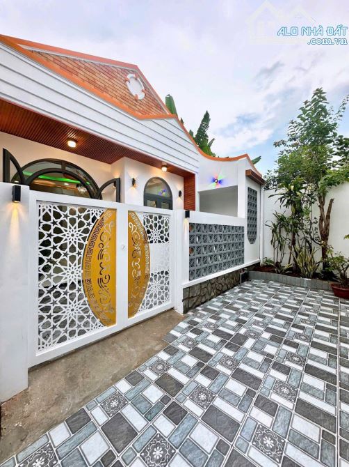 Mẫu Nhà Cấp 4  Đẹp Riêng Biệt Không Có Căn Thứ 2 -  Ngay Vòng Xoay Tân Kim - 1
