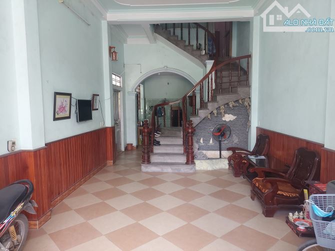 Bán nhà- dân xây mới - Quang Trung,về ở ngay,thiết kế đẹp,tặng nội thất,DT: 81m,Giá:2,5 tỉ - 1