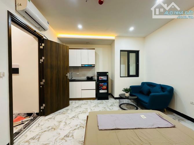 Cho Thuê CCMN Ngõ 96 Đê La Thành  Đống Đa 30m2 Studio Ban Công Cửa Sổ Thang Máy Trống 11P - 14