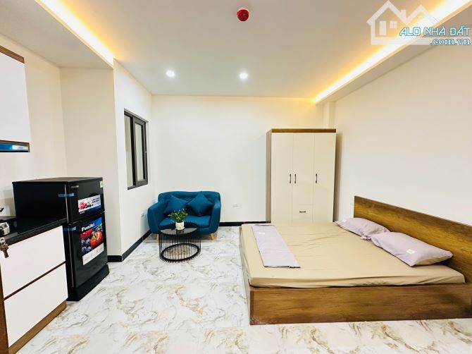 Cho Thuê CCMN Ngõ 96 Đê La Thành  Đống Đa 30m2 Studio Ban Công Cửa Sổ Thang Máy Trống 11P - 15