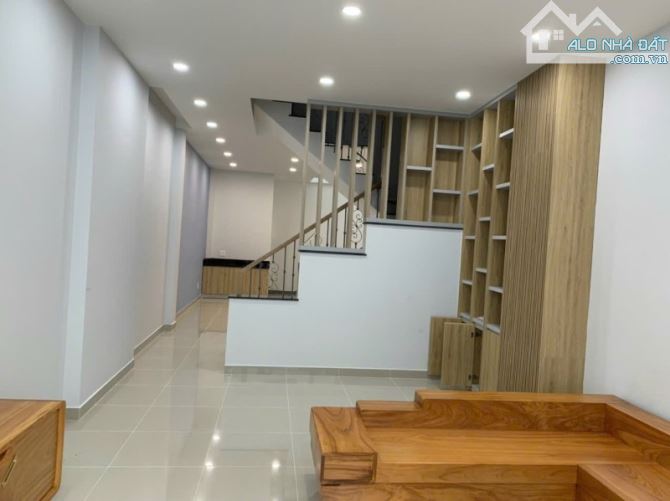 Gấp bán nhà phố Hoàng Diệu 2, Thủ Đức, giá 8.3 tỷ, 3 tầng, dt 84m2. - 2