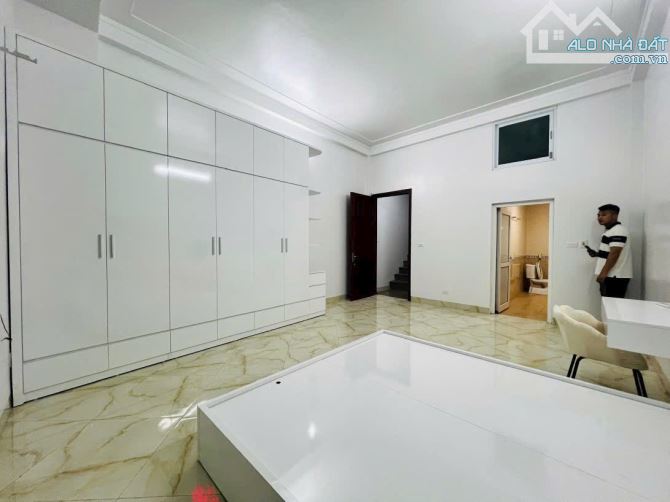 BÁN NHÀ PHỐ NGỌC HÀ NHÀ ĐẸP - THANG MÁY - OTO - KINH DOANH DIẸN TÍCH 45m2 5 Tầng Mặt Tiền - 2