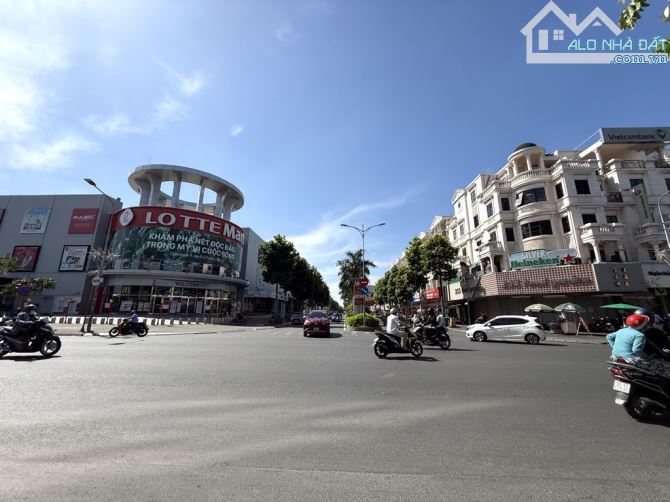 Bánnhà C4 GòVấp 105m HXH, Ngay Lotte, Giá 8.4 tỷ TL C.chủ, CHDV chuẩn. - 2