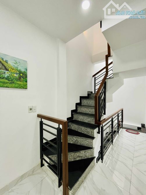 NHÀ ĐẸP GIÁ RẺ - 4 TẦNG - 3PN - HXT QUAY ĐẦU - TTH08 - Q12 - CHỈ 5.2 Tỷ - 2