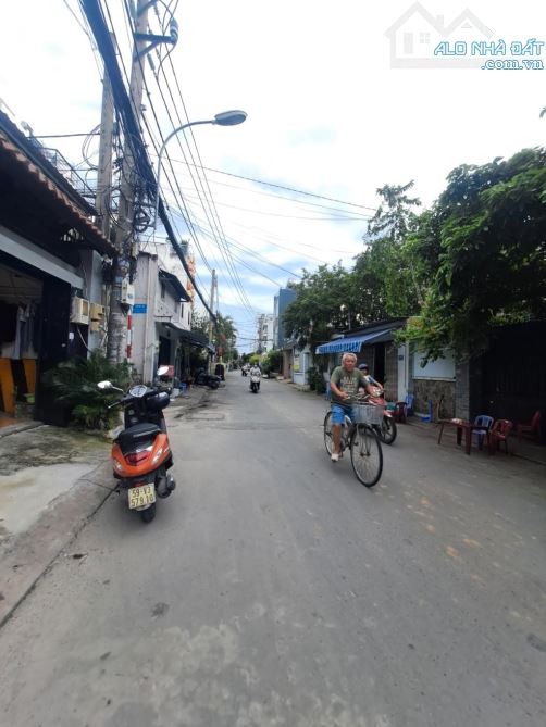 Quang Trung, Gò Vấp, 2260m2, dòng tiền 100 tr, phù hợp xây dựng công trình lớn, giá 72 tỷ - 2