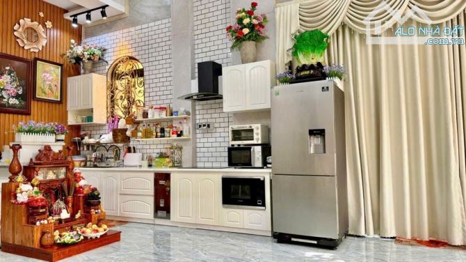 👦 CHÍNH CHỦ GẤP BÁN NHÀ MẶT TIỀN 120M2 LÝ THƯỜNG KIỆT. TÂN BÌNH. 19,9 tỷ. - 2