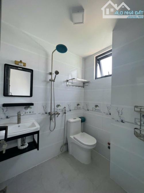 Căn Góc 2 Mặt Tiền HXH Đ. Thạnh Xuân 24 Quận 12- 4 Tầng 191m2 Sàn (4,5x10) chỉ 5,3 - 2