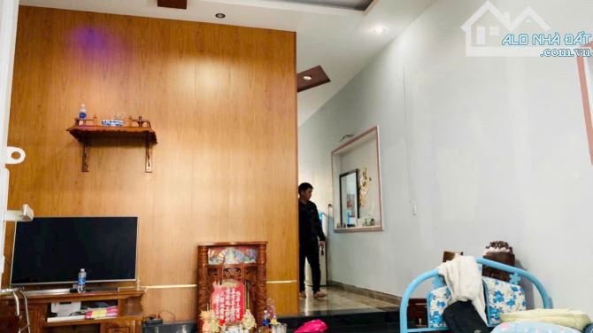 Bán Nhà, DT:10M x 18M (nhà 1 trệt 1 Lầu Và nhà Cấp 4) sổ riêng 3 tỷ 4 Phường Tân Hiệp - 2