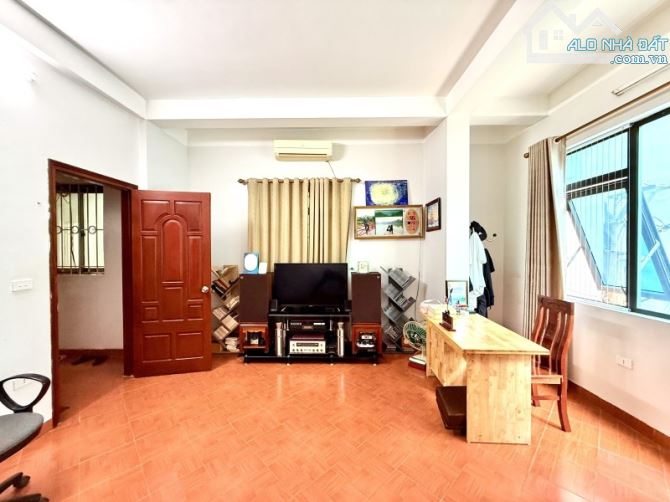 Bán nhà Trịnh Đình Cửu, Hoàng Mai. 46m2 x5 Tầng. LÔ GÓC. Ô TÔ. SÁT PHỐ. Nhỉnh 16 Tỷ. - 2