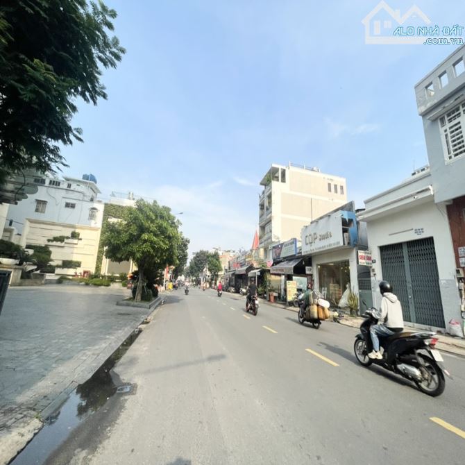 CĂN GÓC 2 MT - NGAY NHÀ HÀNG TIỆC  CƯỚI - GẦN CHỢ TÂN HƯƠNG - 80M2 - 4X20 - GIÁ 12.X TỶ - 2