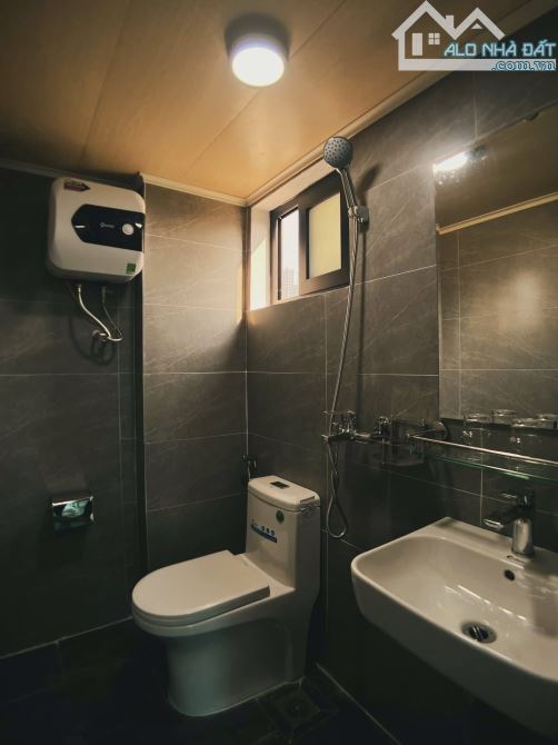 CẦN BÁN CCMN MẶT HỒ - Ô TÔ ĐỖ CỬA QUẬN THANH XUÂN 100M - Chào giá 35 Tỷ. - 2