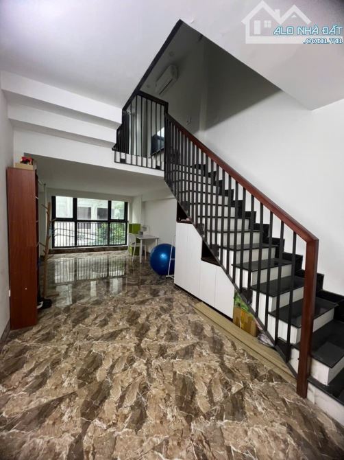Nhà phân lô, 42m2, 4 phòng ngủ, phố Mạc Thái Tổ, Cầu Giấy.Giá 19.05 tỷ, còn thương lượng. - 2